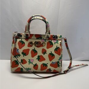 Gucci Cream Bag with Strawberry Design